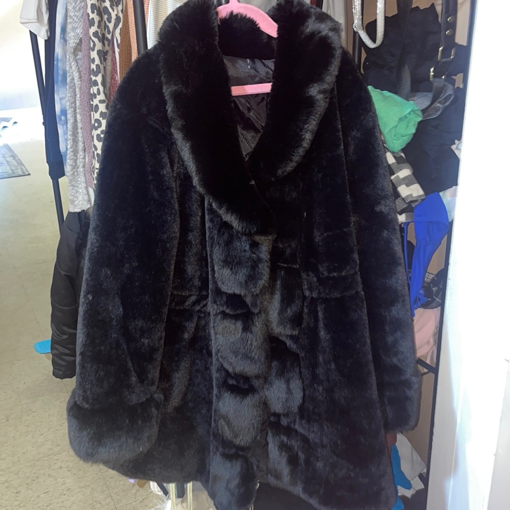 Kids size small faux fur coat never worn NWOT
